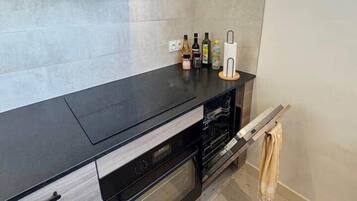 Fridge, oven, dishwasher, toaster