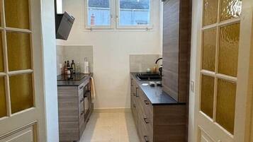 Fridge, oven, dishwasher, toaster