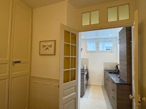 Fridge, oven, dishwasher, toaster - Odilon - Elegant suite for 2 - central Provins (Provins)