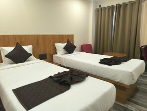 클래식 더블룸 또는 트윈룸 | 다리미/다리미판, 무료 WiFi