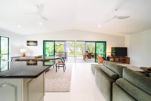 Interior - Beachside on Pacific (Mission Beach)