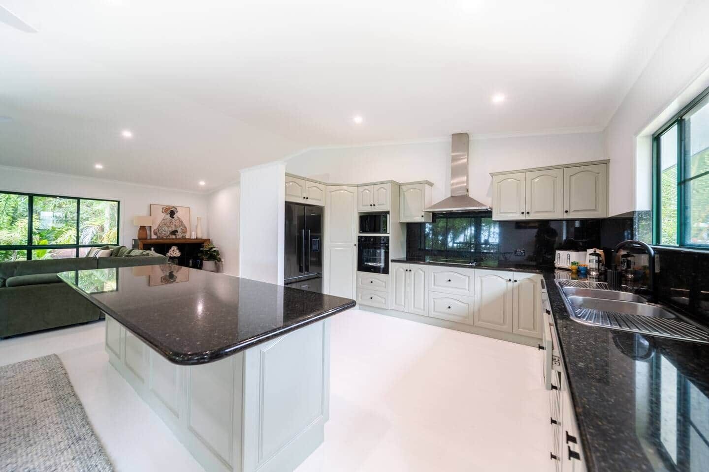 Kühlschrank, Ofen, Herdplatte, Geschirrspüler