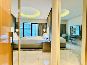 Room - Venduras Cozy 1BR at Damac Tower (Dubai)