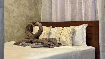 Chambre Double Standard, 1 grand lit, non-fumeurs, patio | Intérieur