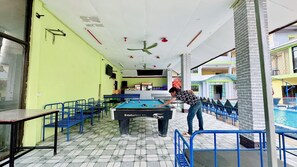 Bar (on property) - Paradise Hostel (Vang Vieng)