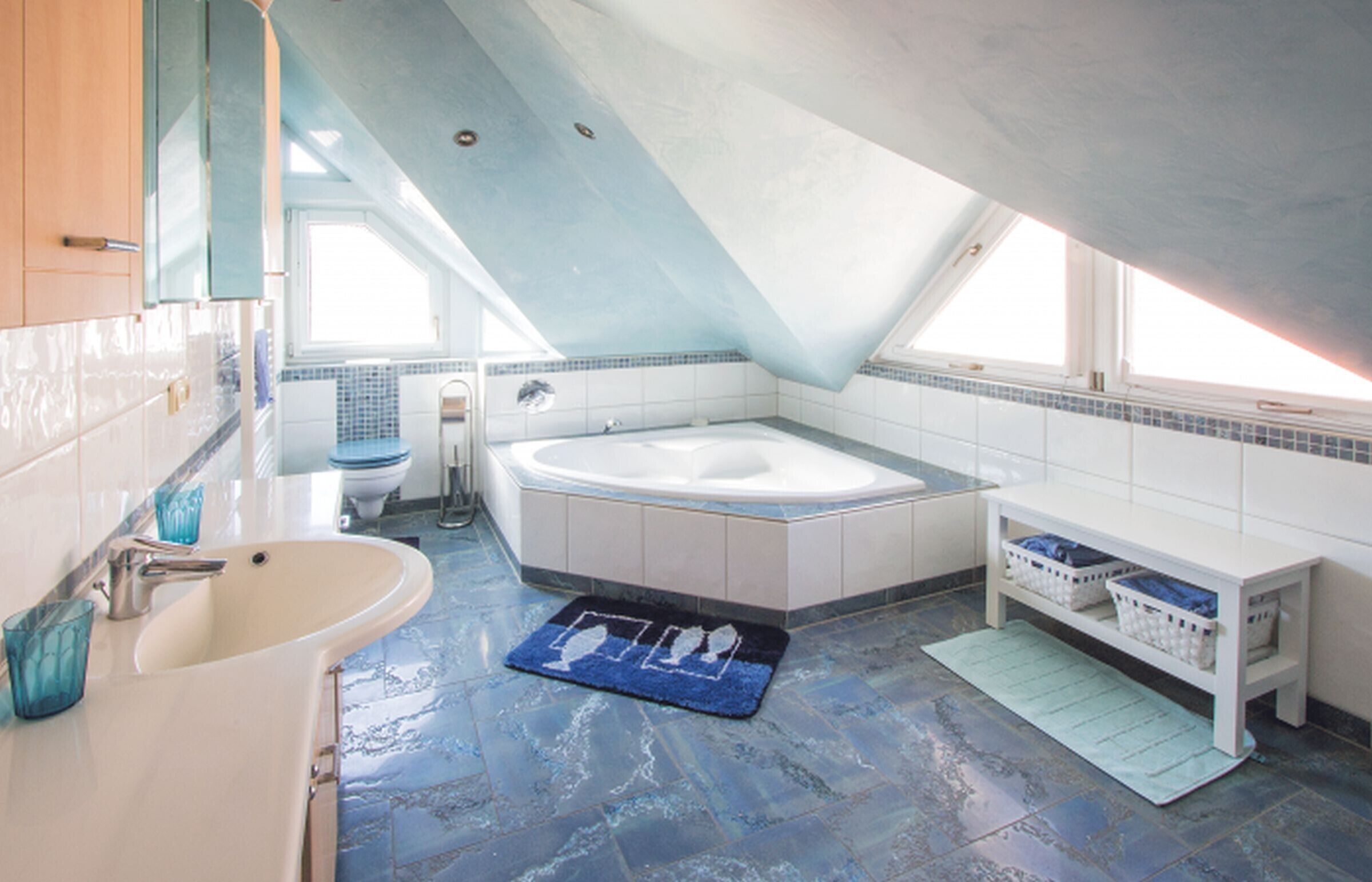 Een douche, een haardroger, handdoeken