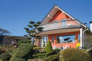 Exterior - Apartment 'Hornisgrindeblick' with Mountain View, Balcony and Wi-Fi (Renchen)