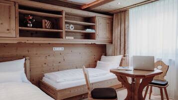 Luxe beddengoed, een kluis op de kamer, individueel gedecoreerd