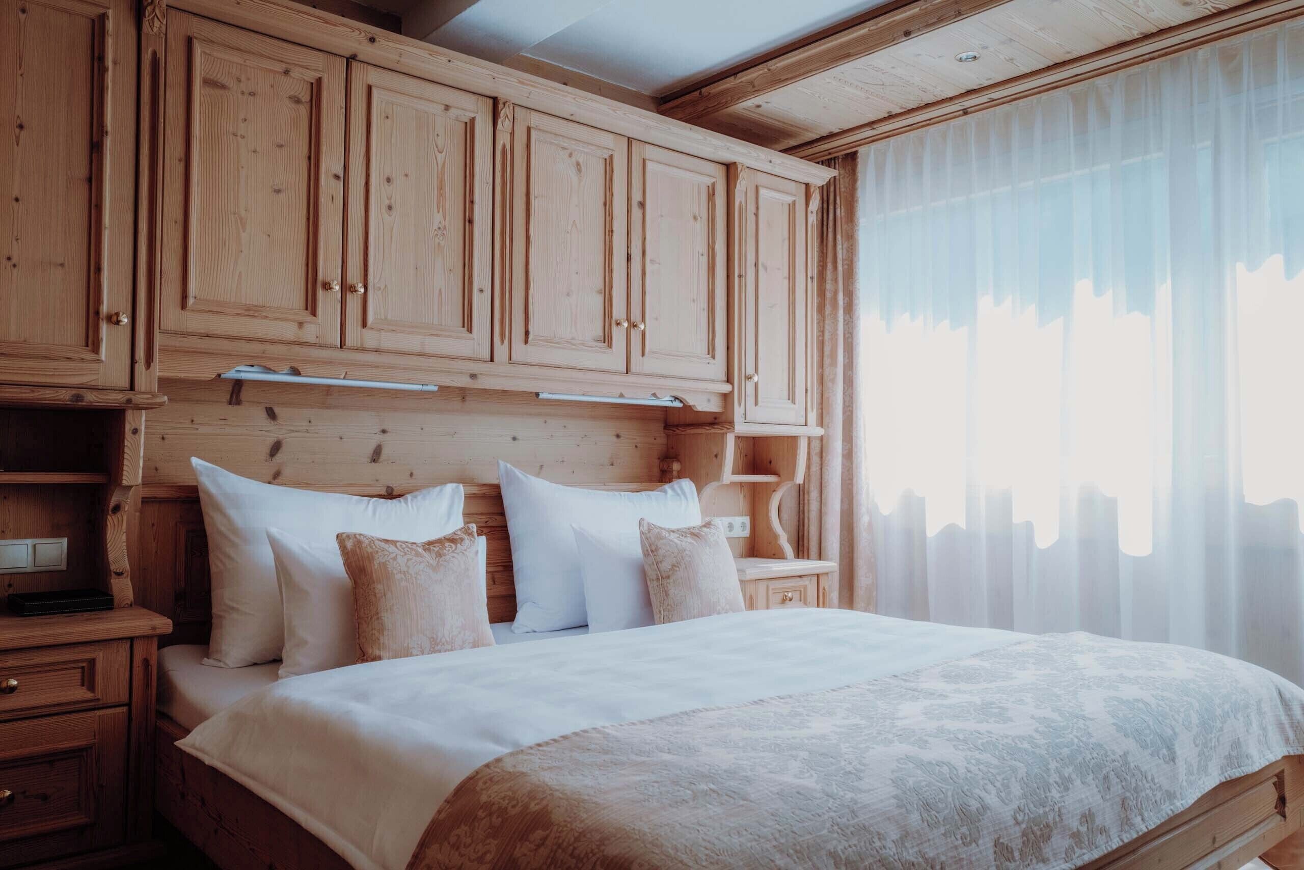 Departamento, 3 habitaciones | Ropa de cama de alta calidad y caja de seguridad en la habitación 