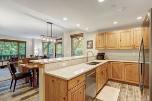 Condo, 2 habitaciones | Interior