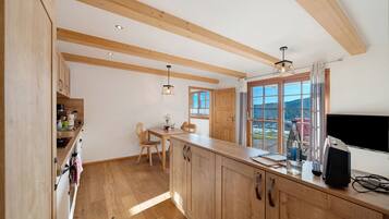 Réfrigérateur, four, plaque de cuisson, lave-vaisselle