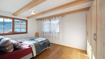 2 間睡房、Wi-Fi、床單、方便輪椅出入