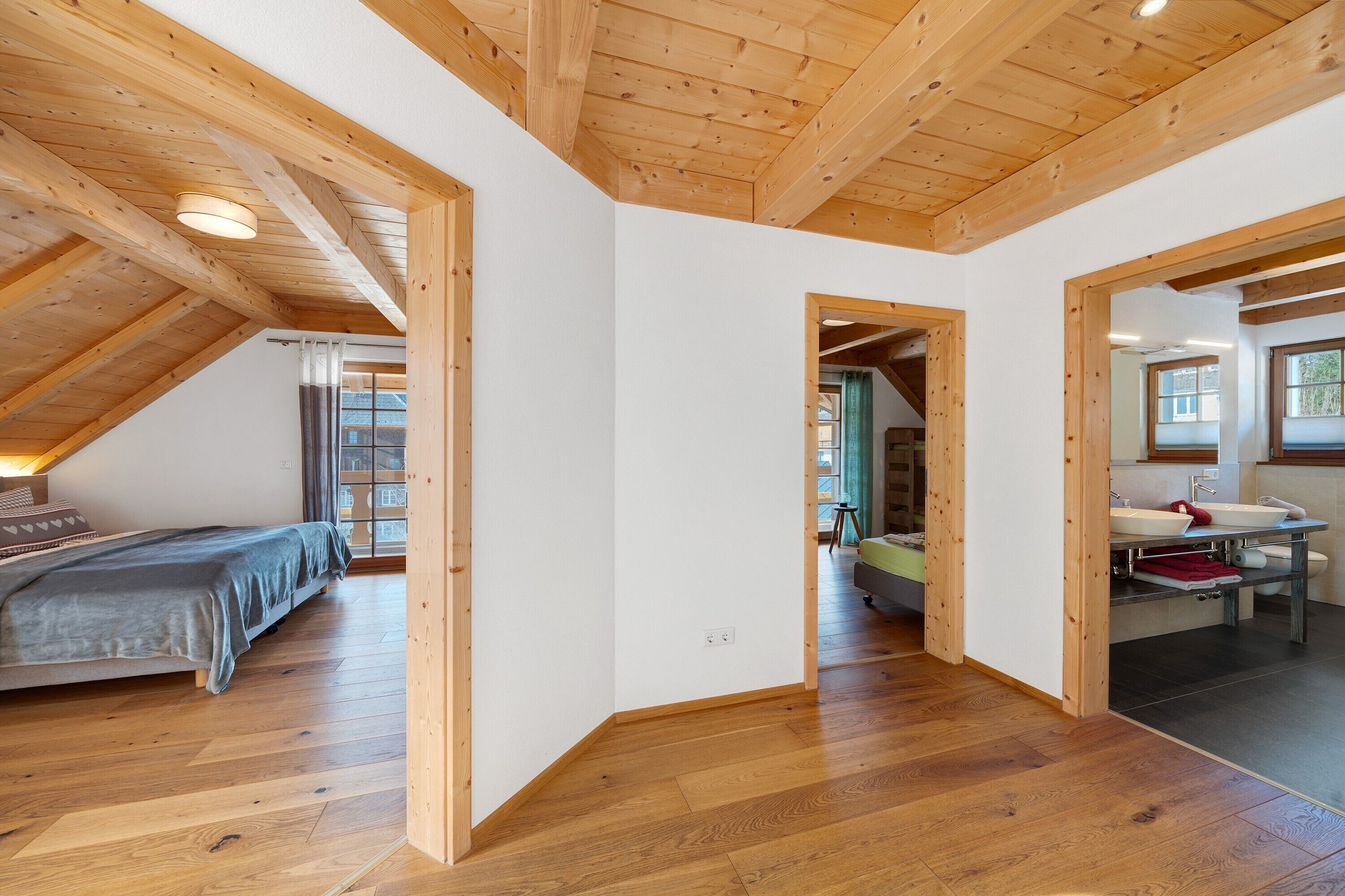 2 室のベッドルーム、WiFi、ベッドシーツ