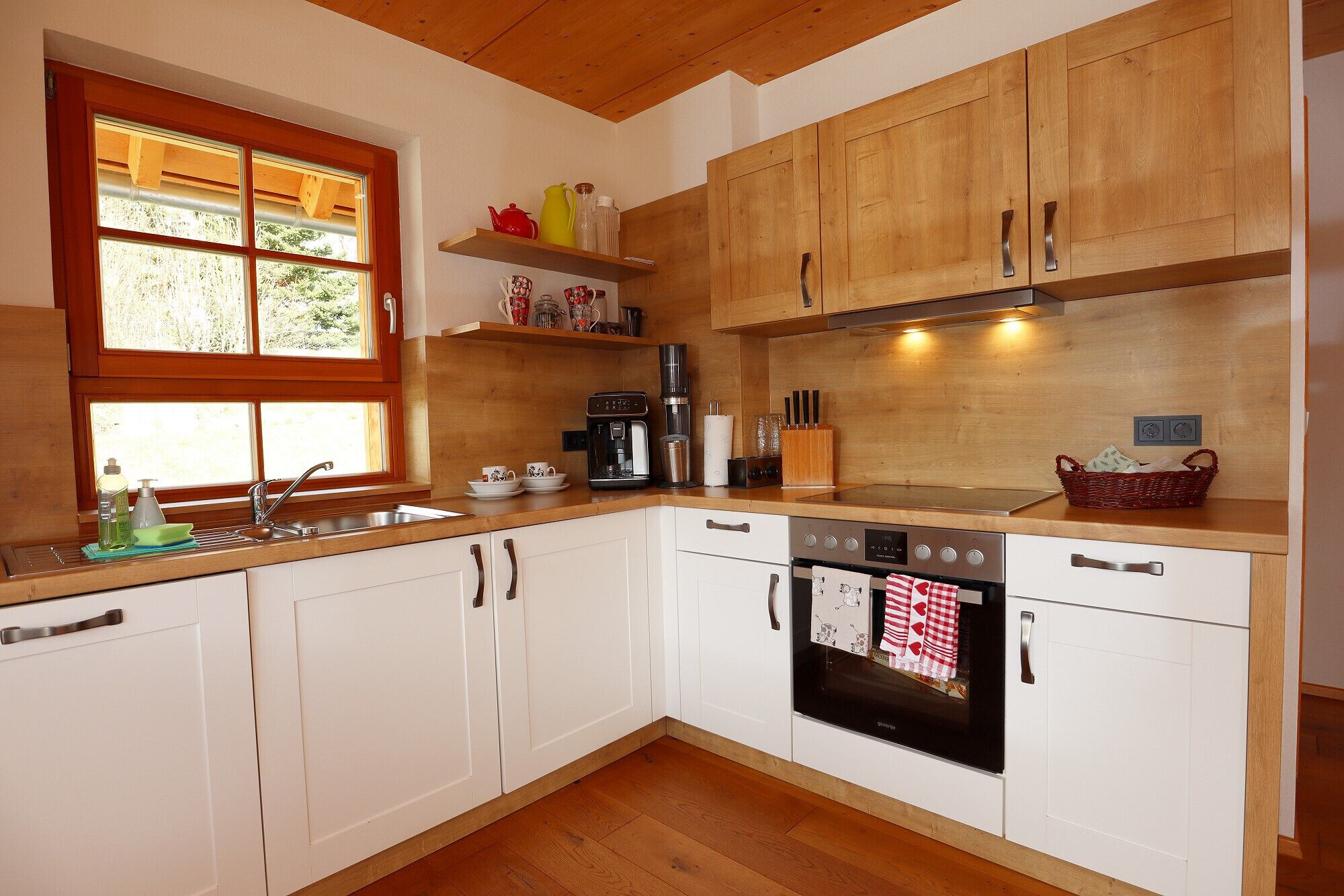 Réfrigérateur, four, plaque de cuisson, lave-vaisselle