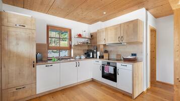 Réfrigérateur, four, plaque de cuisson, lave-vaisselle