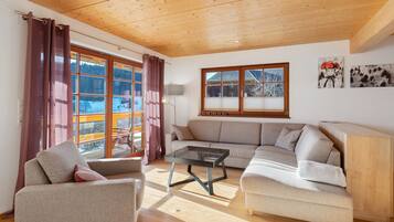 Televisión, mesa de ping pong, estéreo