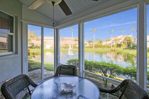 Outdoor dining - Charming lakefront condo on Siesta Key - GBB 1291 (Sarasota)