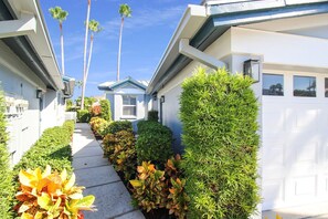 Exterior detail - Charming lakefront condo on Siesta Key - GBB 1291 (Sarasota)