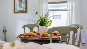Nhà (3 Bedrooms) | Phòng ăn