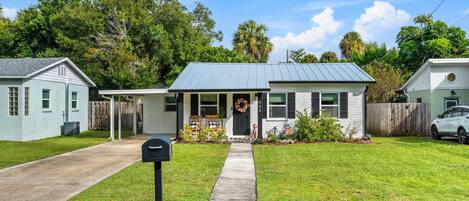 House (3 Bedrooms) | Front of property