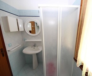 Apartment, 2 Bedrooms, City View | Bathroom shower - Cozy Apartment in Rosolina Mare (Rosolina)