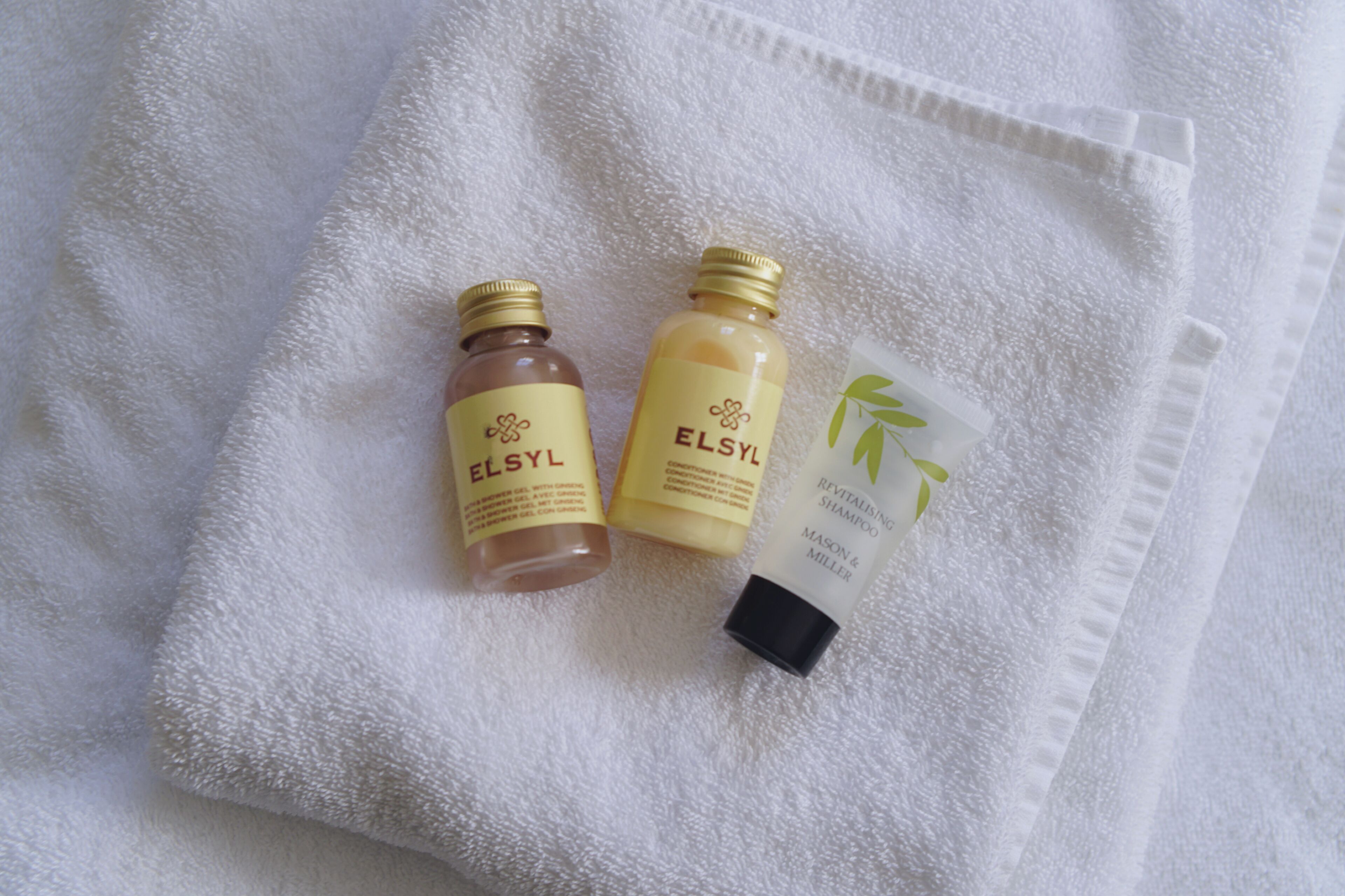 淋浴設備、提供毛巾、番梘、洗頭水