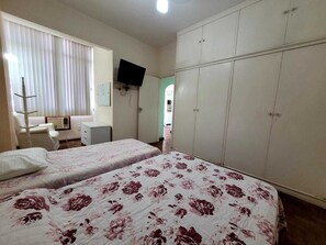 2 makuuhuonetta, silitysrauta/-lauta, ilmainen Wi-Fi, vuodevaatteet