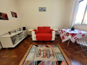 Smart TV - Copa Comfort Home • 7-min Walk to the Beach • A/C + Wi-Fi (Rio de Janeiro)
