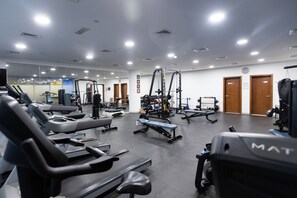 Gym - Stylish 2BR Business Bay Pool Access (Dubai)