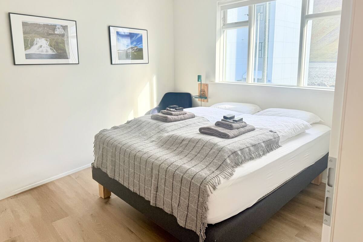 واي فاي مجانًا وملاءات أسرّة