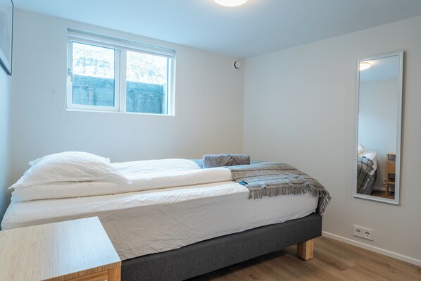 واي فاي مجانًا وملاءات أسرّة