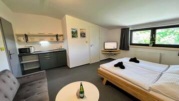 Comfort Apartment, Kitchenette, Mountainside | Free WiFi