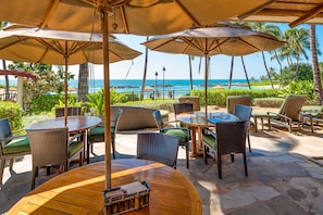 Outdoor dining - Brand New Rental Direct Ocean Front Ko Olina Beach Villas (Kapolei)