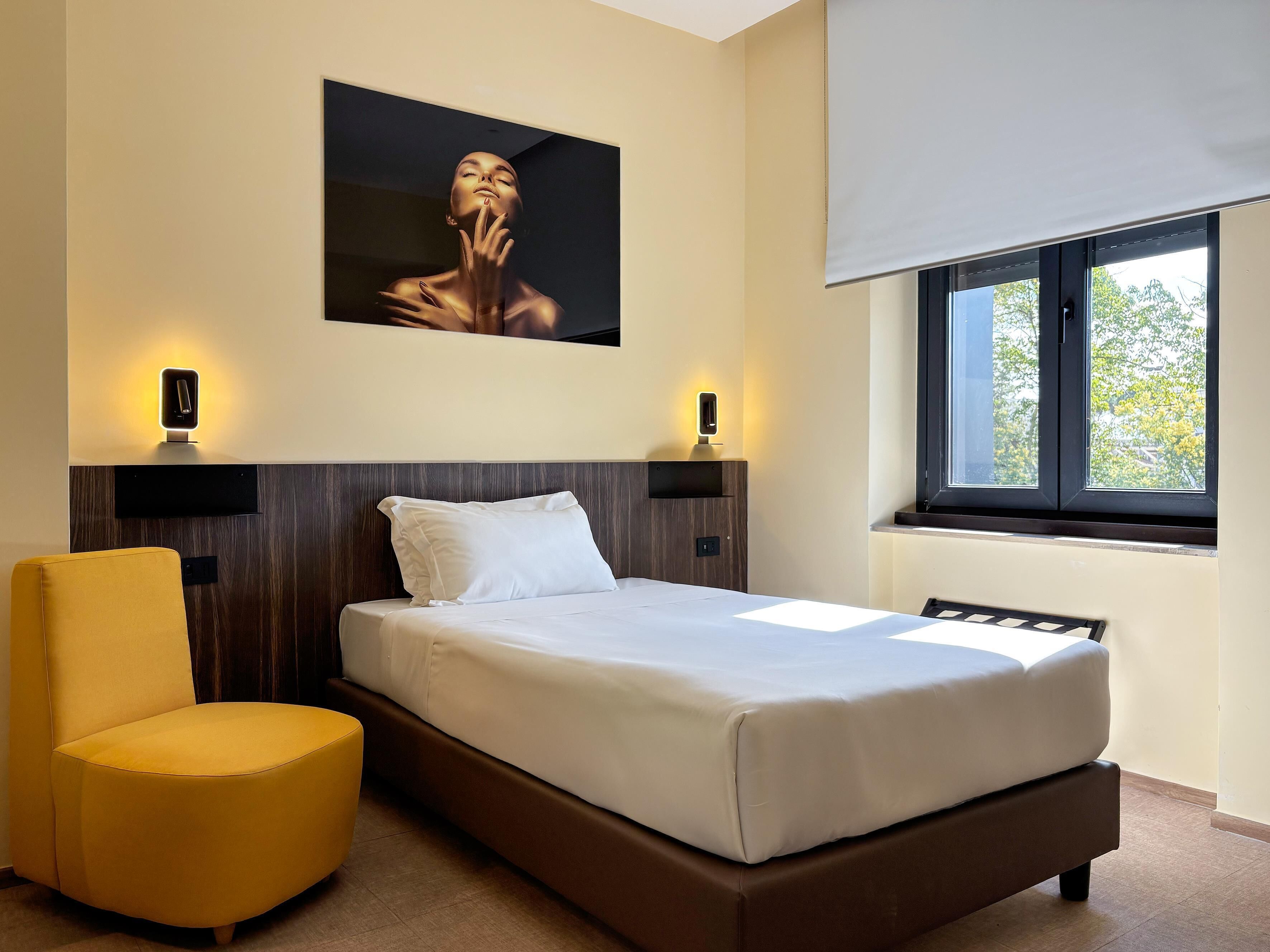 Standard Room, 1 Twin Bed, Non Smoking | Free WiFi, bed sheets