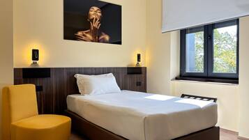 Standard Room, 1 Twin Bed, Non Smoking | Free WiFi, bed sheets