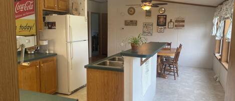 Microondas, horno, placa de cocina, lavavajillas