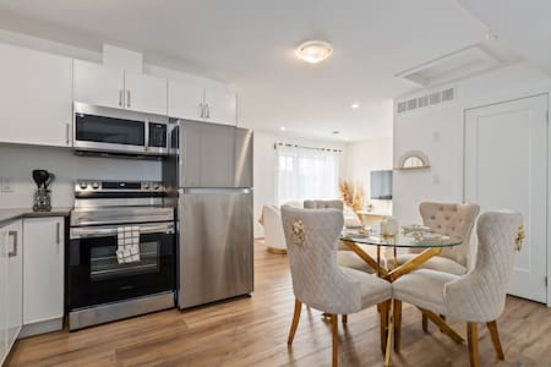 Mikrowelle, Ofen, Herdplatte, Geschirrspüler