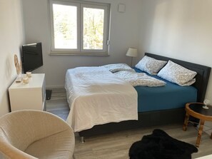 1 bedroom, WiFi, bed sheets - Newly built apartment with lake view-Teupitzer Str.9 Tornow (Teupitz)
