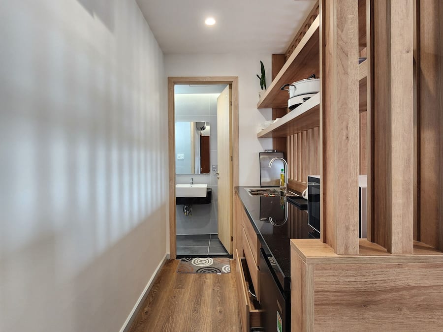 Comfort Studio, Balcony | Private kitchen | Microwave, electric kettle, rice cooker, cookware/dishes/utensils