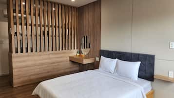 Comfort Studio, Balcony | Desk, laptop workspace, free wired internet, bed sheets