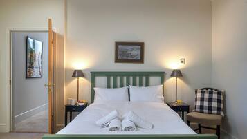 4 bedrooms, WiFi, bed sheets