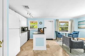 Interior - The Downtown Retreat: Apartment #4 (West Palm Beach)