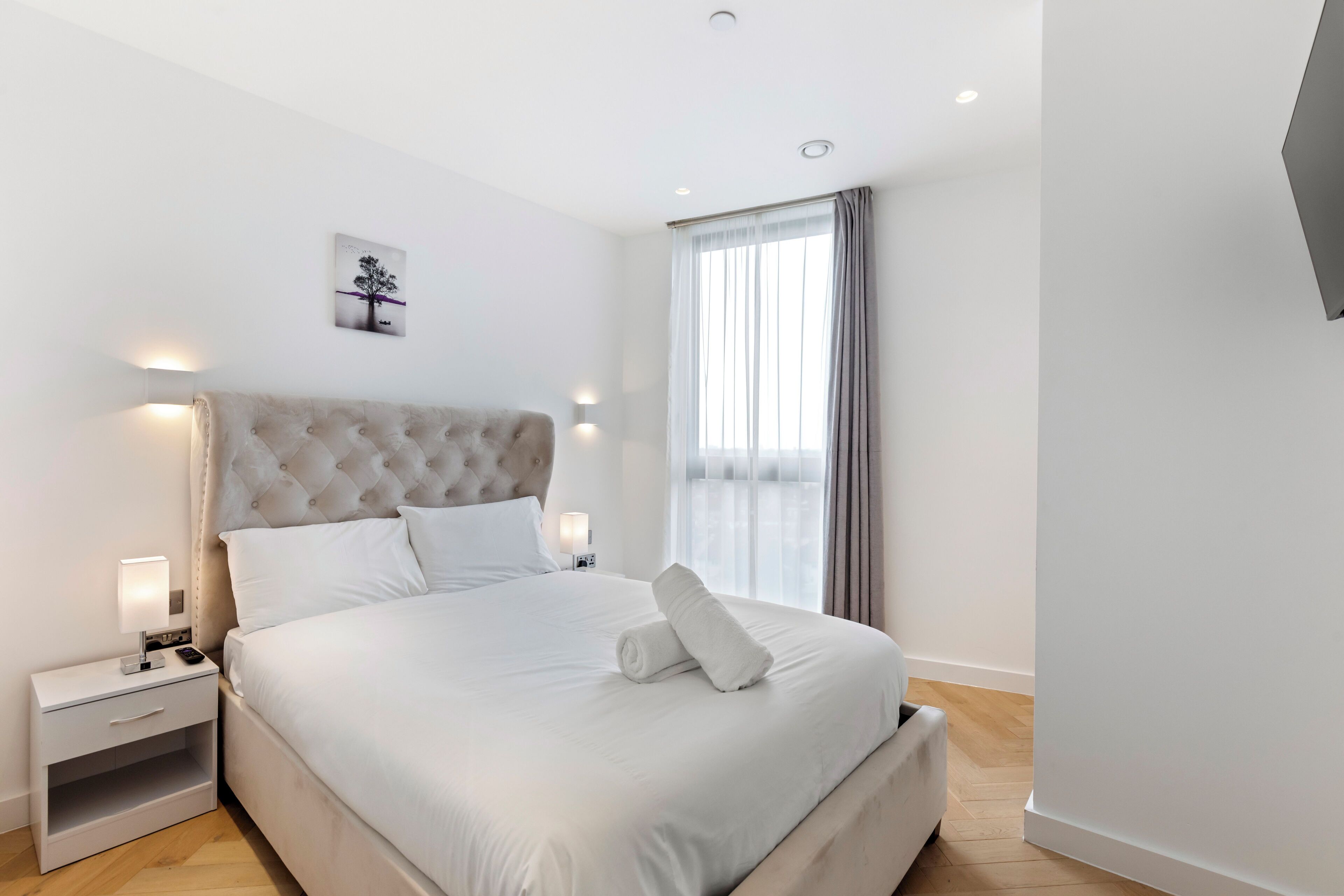 3 bedrooms, iron/ironing board, internet, bed sheets