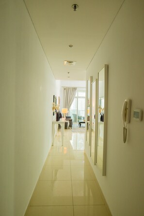 Lobby - Venduras Elegant 1BR Dubai Marina (Dubai)