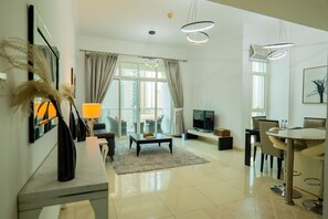 64-inch LED TV with digital channels - Venduras Elegant 1BR Dubai Marina (Dubai)