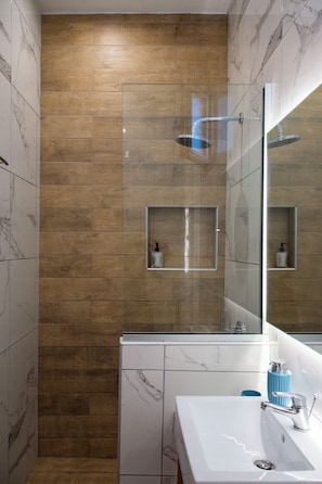 Shower, hair dryer, towels, soap - Cozy, family-friendly apartment with a view! (Skiathos)