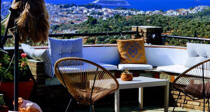 Cozy, family-friendly apartment with a view!