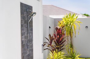 Property grounds - Jasmine Pool villa in Koh Samui, Bangrak, Fisherman Village. (Koh Samui)