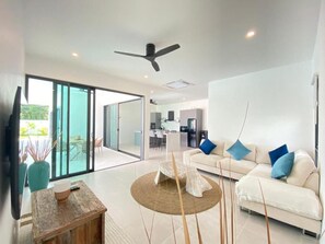 Smart TV - Jasmine Pool villa in Koh Samui, Bangrak, Fisherman Village. (Koh Samui)