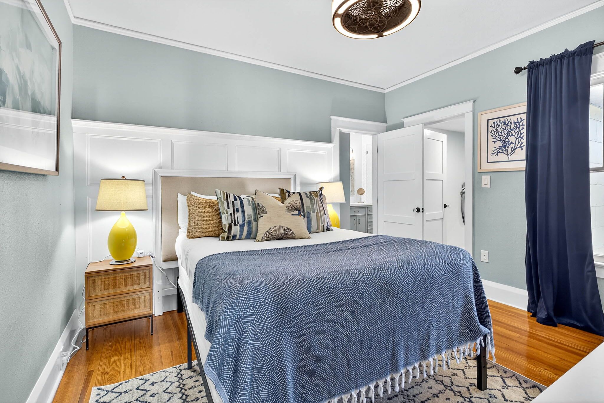 3 slaapkamers, een strijkplank/strijkijzer, wifi, beddengoed